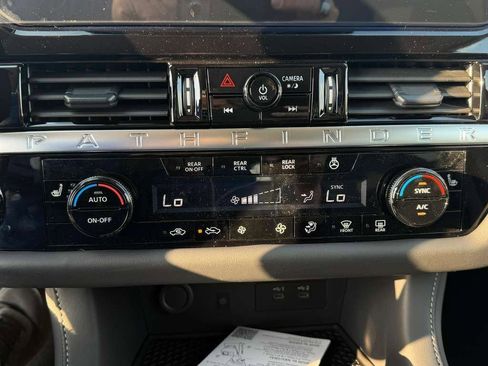 New 2026 Nissan Pathfinder SL FWD image 15