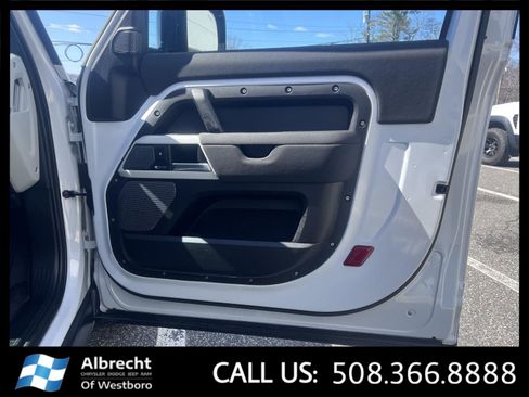 Used 2023 Land Rover Defender 90 SE AWD/4WD image 16