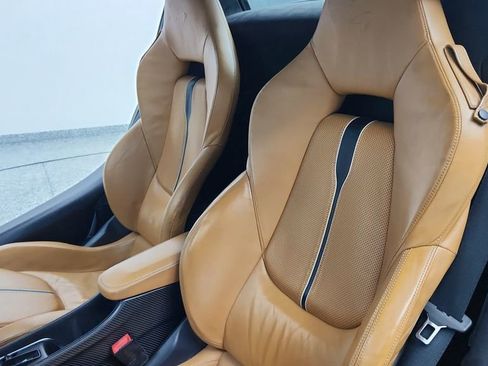 Used 2018 McLaren 570S Spider image 19