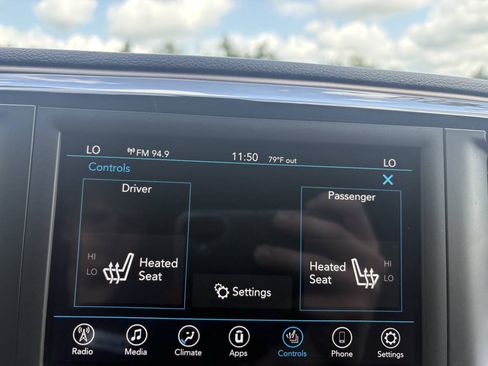 Used 2018 Chrysler Pacifica Touring-L FWD image 20