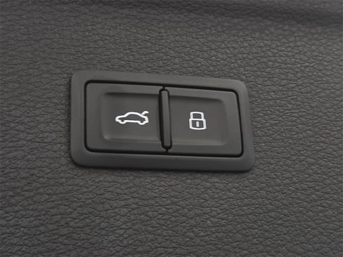 Used 2020 Audi Q5 2.0T Premium w/ Convenience Package image 30