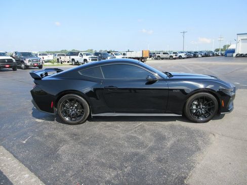 Used 2025 Ford Mustang GT Premium RWD image 4