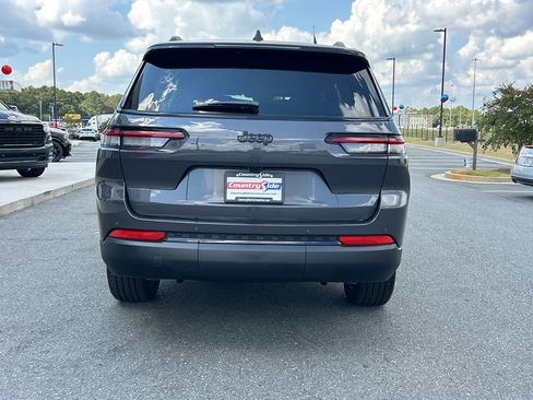 New 2025 Jeep Grand Cherokee L Altitude image 7