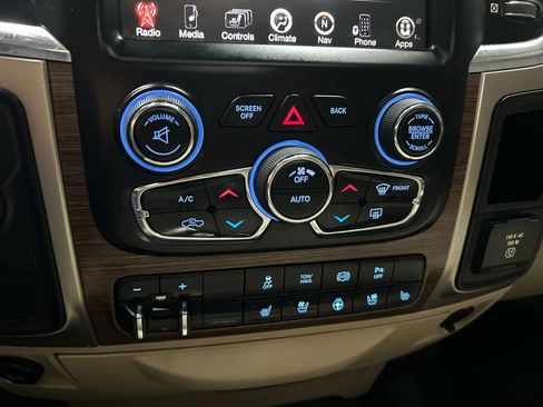 Used 2014 RAM 3500 Laramie image 18