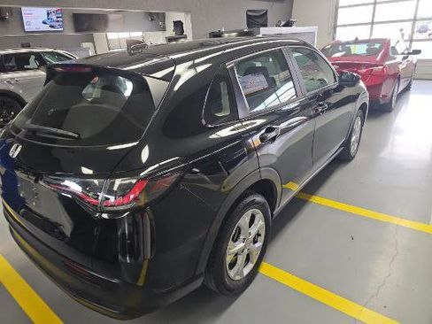 Used 2024 Honda HR-V LX image 2