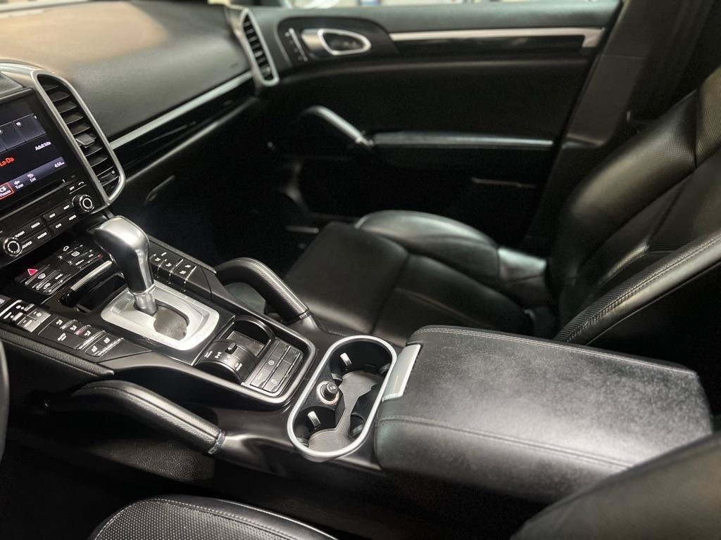 Used 2017 Porsche Cayenne AWD/4WD image 21
