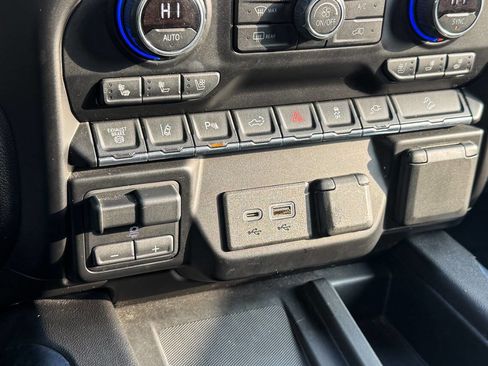 Used 2020 Chevrolet Silverado 2500 LTZ w/ LTZ Premium Package image 40