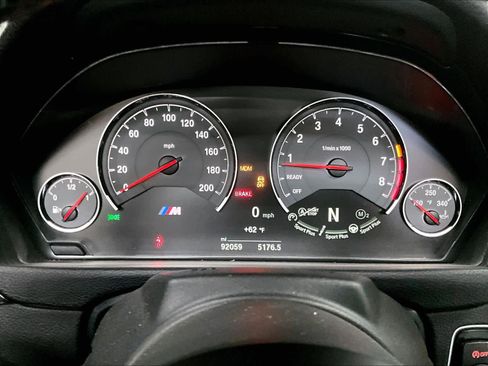 Used 2018 BMW M4 Convertible RWD image 21