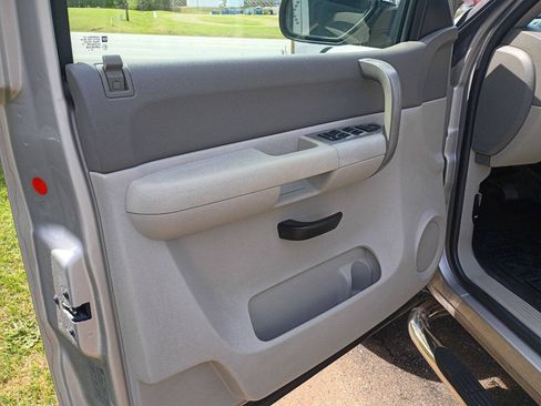 Used 2007 GMC Sierra 1500 SLE w/ SLE2 Preferred Package AWD/4WD image 12