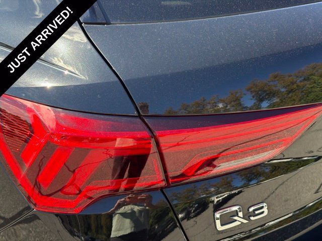 Used 2024 Audi Q3 2.0T Premium w/ Convenience Package AWD/4WD image 12