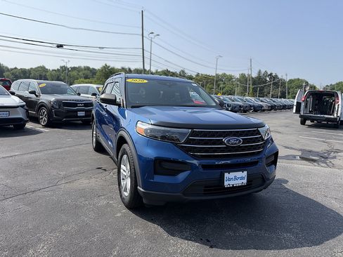 Used 2020 Ford Explorer XLT w/ Comfort Package AWD/4WD image 9