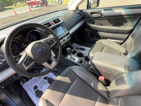 Used 2017 Subaru Outback 2.5i Premium AWD/4WD image 11