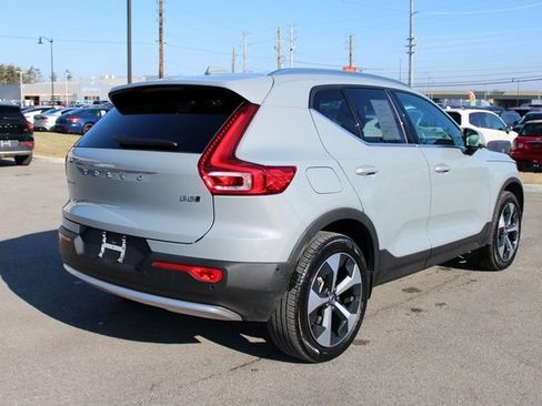 Used 2025 Volvo XC40 B5 Plus image 45