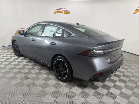 New 2026 Nissan Sentra SR w/ Floor Mat Package image 3