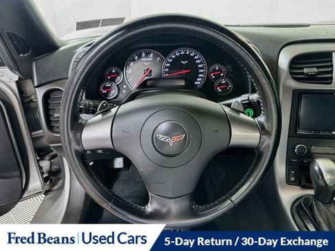 Used 2006 Chevrolet Corvette Coupe w/ Preferred Equipment Group RWD image 17