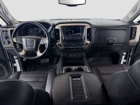 Used 2019 GMC Sierra 2500 Denali w/ Duramax Plus Package AWD/4WD image 24