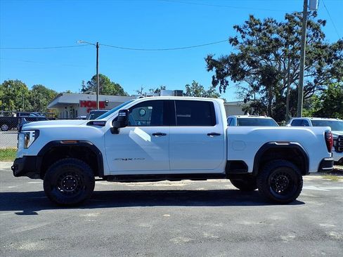 Used 2024 GMC Sierra 2500 AT4X w/ AT4X AEV Edition image 4