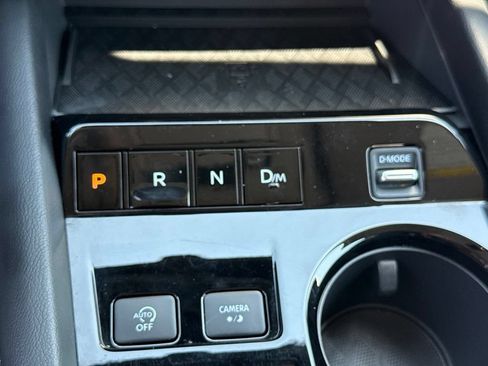 Used 2025 Nissan Murano SV AWD/4WD image 23