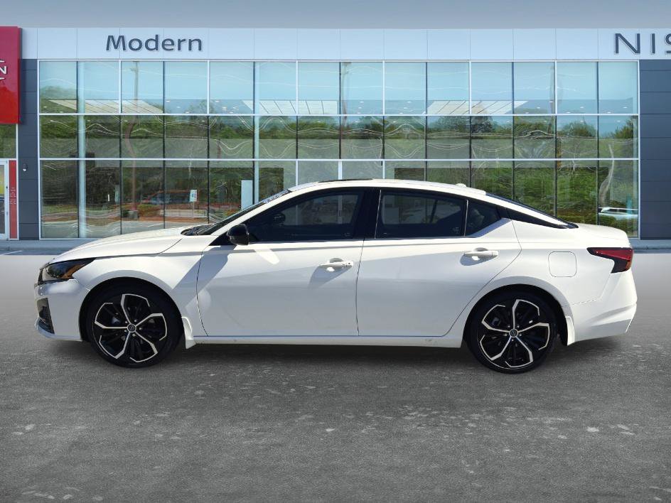 Certified 2024 Nissan Altima 2.5 SR w/ SR Premium Package FWD image 8