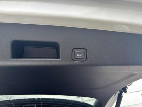 New 2026 GMC Acadia Elevation image 29