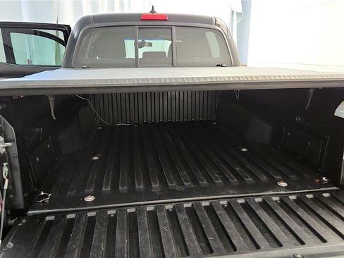 Certified 2015 Toyota Tacoma 4x4 Double Cab image 32