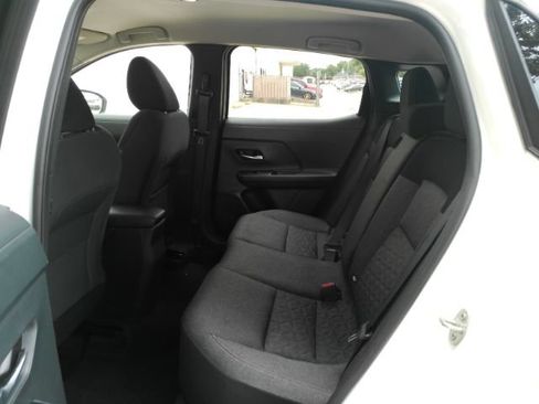 Used 2025 Nissan Kicks SV FWD image 17
