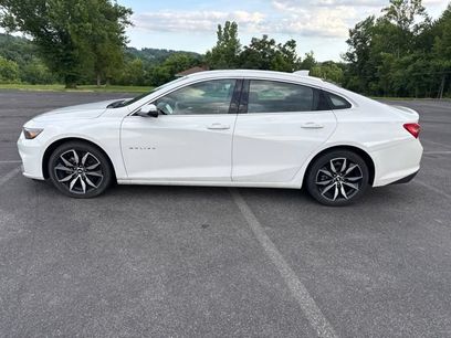 Used 2018 Chevrolet Malibu LT w/ Leather Package