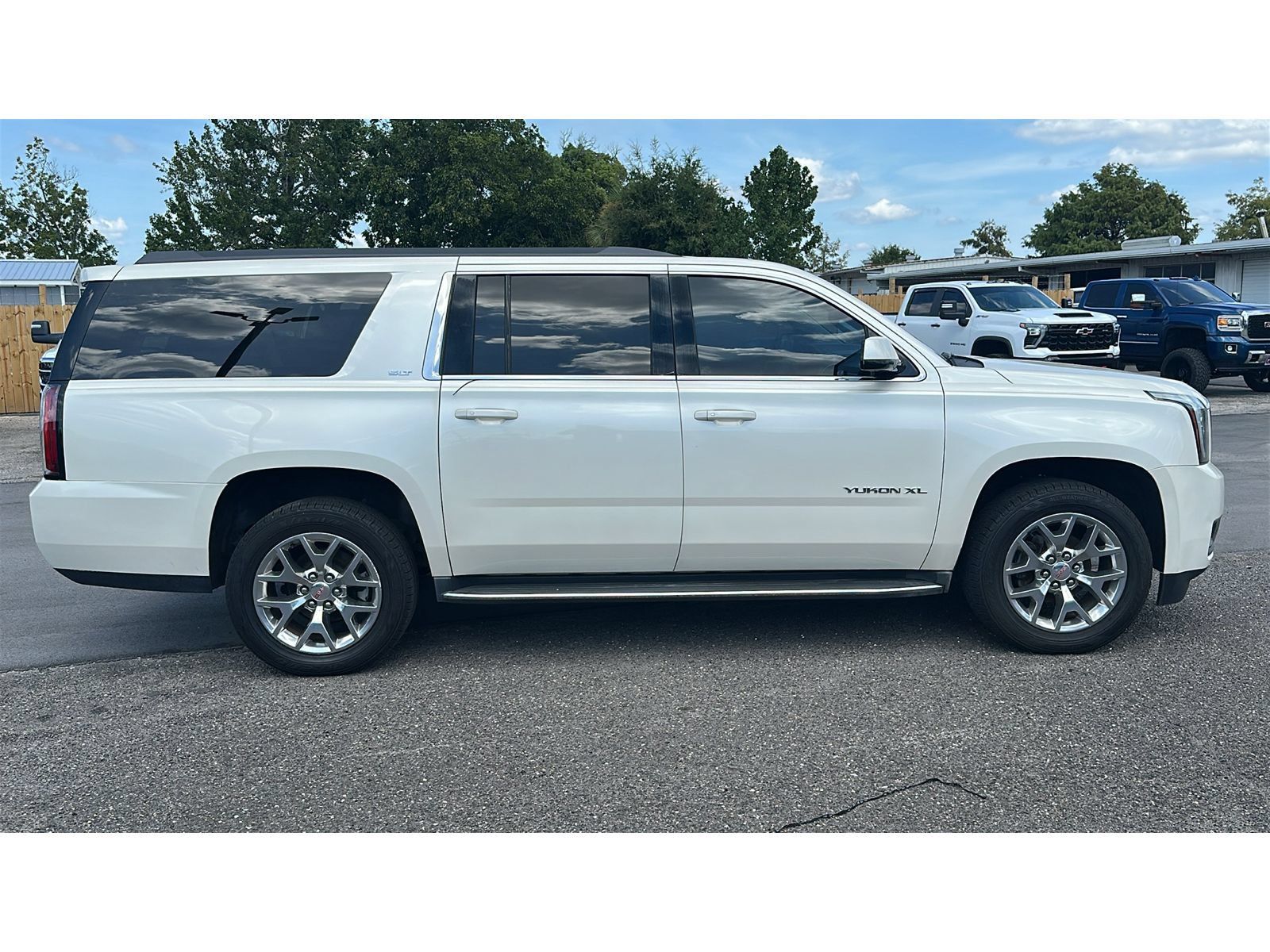 Used 2015 GMC Yukon XL SLT w/ Open Road Package RWD image 7