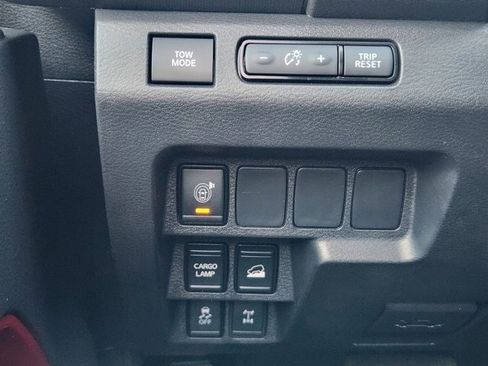 Used 2023 Nissan Frontier PRO-4X w/ Technology Package image 20