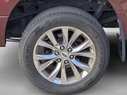 Used 2017 Ford F150 XLT w/ Equipment Group 302A Luxury image 6