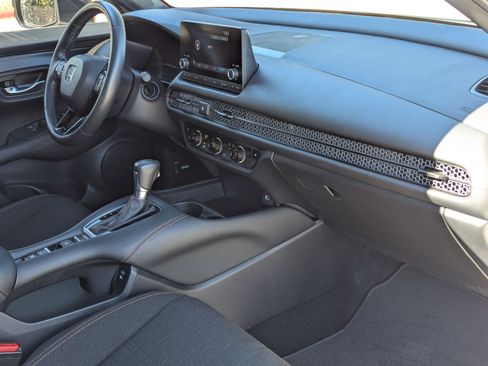 Used 2024 Honda HR-V Sport image 29