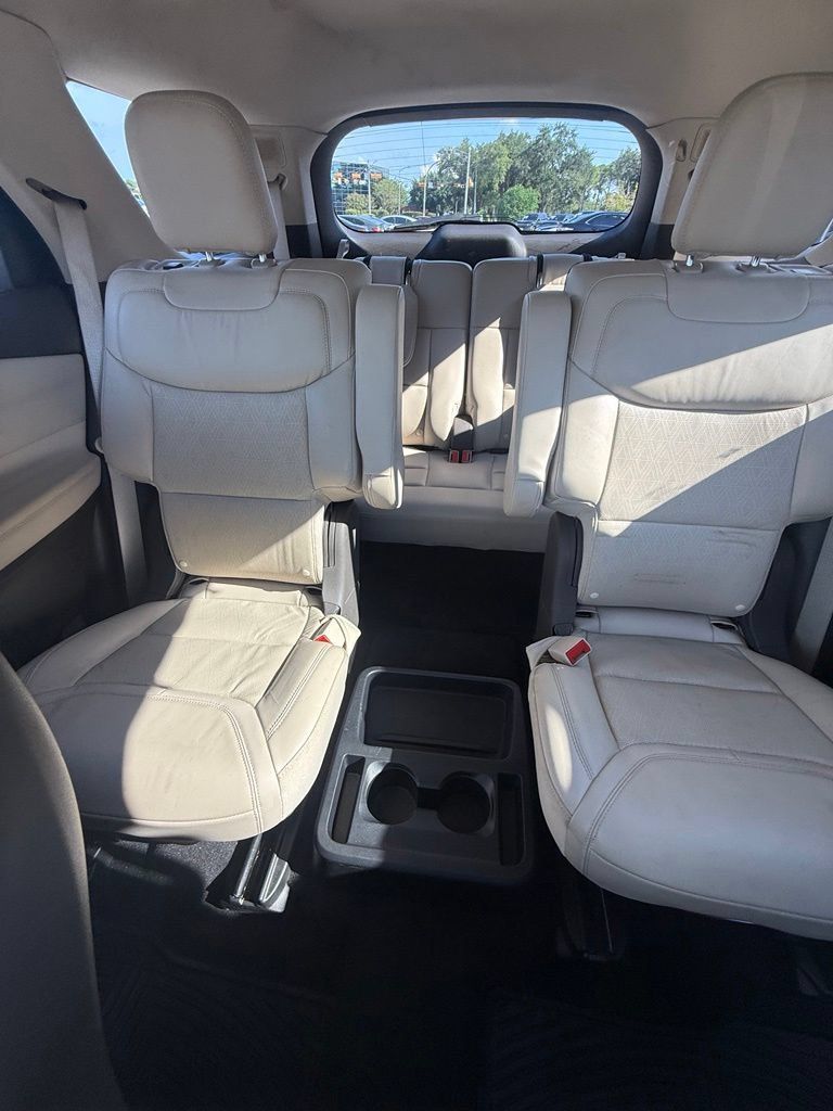 Used 2020 Ford Explorer Platinum w/ Premium Technology Package AWD/4WD image 20