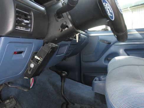 Used 1995 Ford F250 4x4 Regular Cab image 28