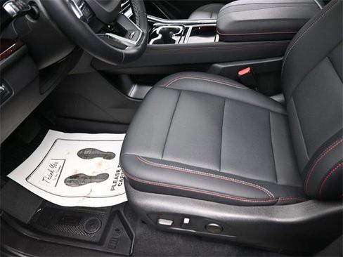 Certified 2024 Chevrolet Traverse Z71 w/ Enhanced Driving Package image 9