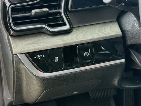 Used 2024 Kia Sportage X-Line image 14