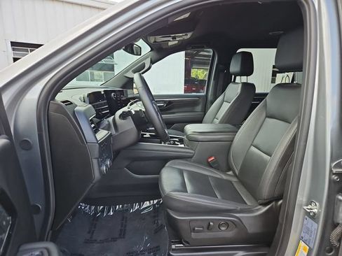 Used 2025 Chevrolet Suburban Z71 AWD/4WD image 20