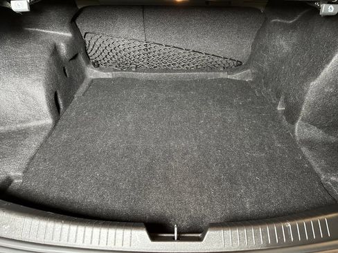 Used 2017 Chevrolet Malibu LT image 22