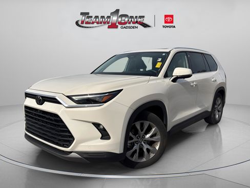 Used 2024 Toyota Grand Highlander Limited image 5