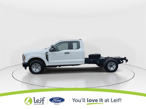 Used 2024 Ford F350 XL image 5