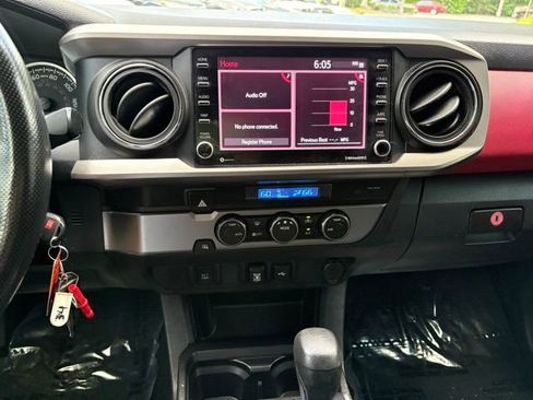 Used 2022 Toyota Tacoma SR5 RWD image 19
