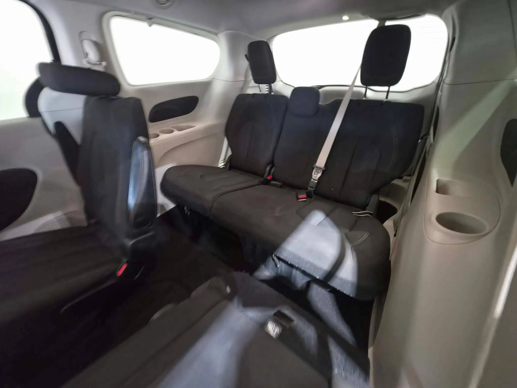Used 2017 Chrysler Pacifica Touring FWD image 14