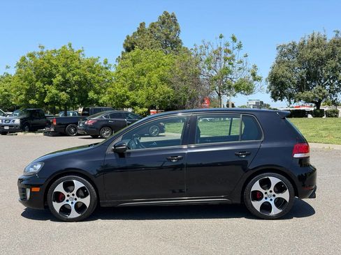 Used 2011 Volkswagen GTI 4-Door FWD image 2