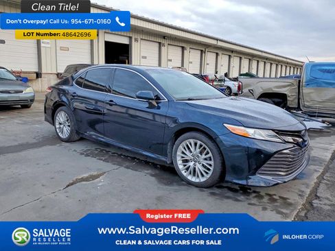 Used 2018 Toyota Camry XLE image 5
