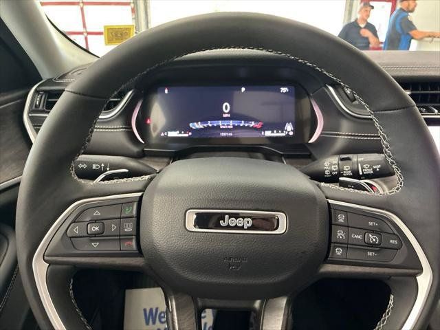 Certified 2024 Jeep Grand Cherokee Limited AWD/4WD image 46
