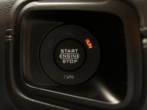 Used 2025 Jeep Wrangler Unlimited Rubicon AWD/4WD image 23