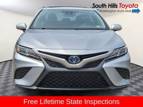 Used 2020 Toyota Camry SE w/ Sunroof Package FWD image 2