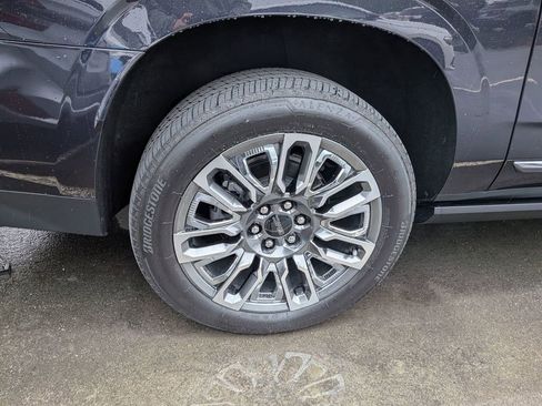 Certified 2024 GMC Yukon XL Denali Ultimate AWD/4WD image 10