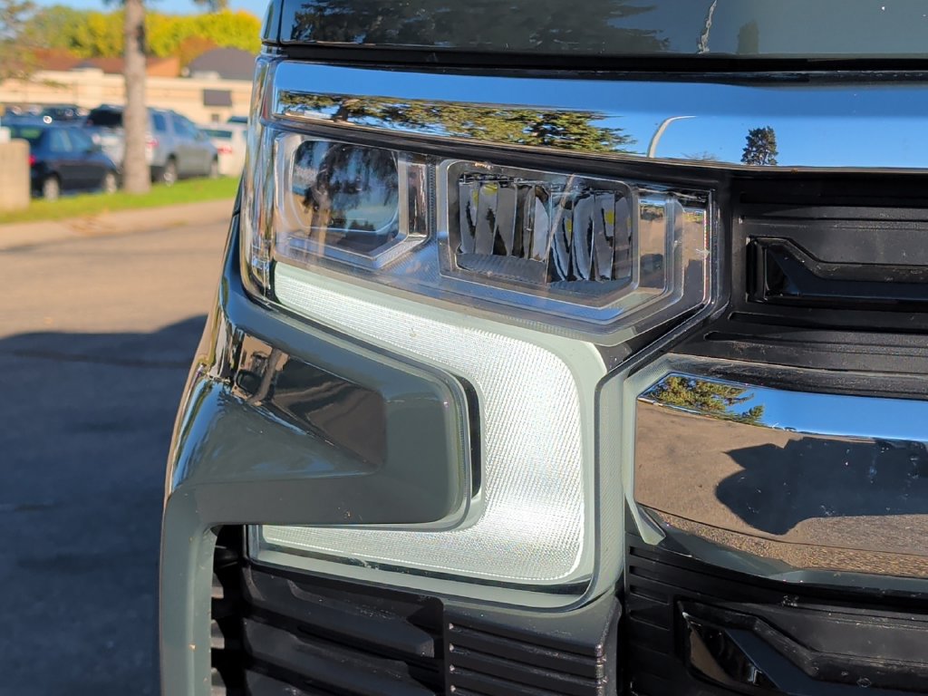 Used 2025 Chevrolet Silverado 1500 LT AWD/4WD image 43