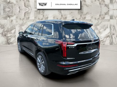 Used 2025 Cadillac XT6 Premium Luxury FWD image 5