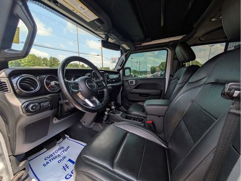Used 2020 Jeep Wrangler Unlimited Sahara AWD/4WD image 12